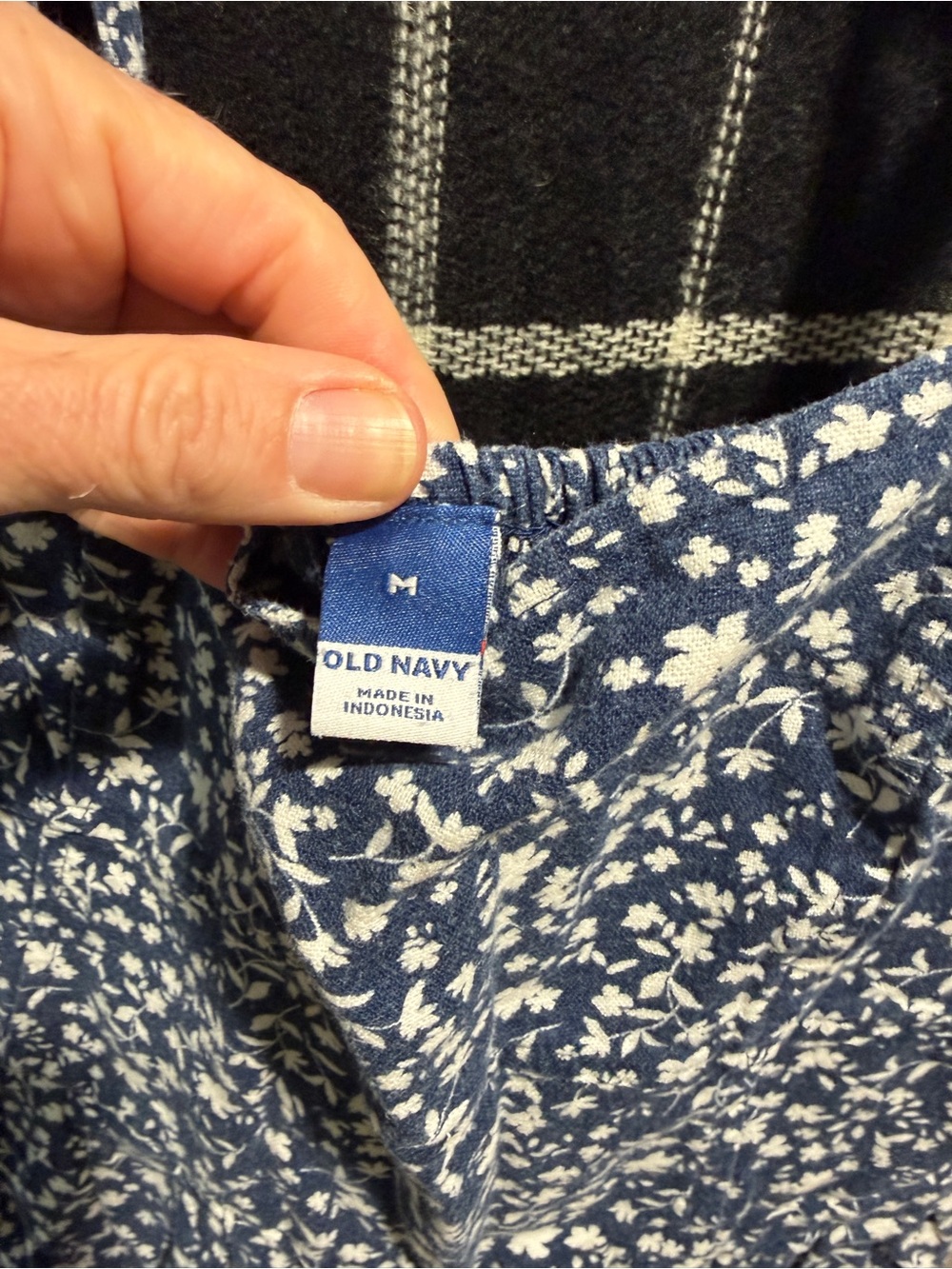Old Navy Blue Floral Women’s Romper- Medium Navy Blue & White